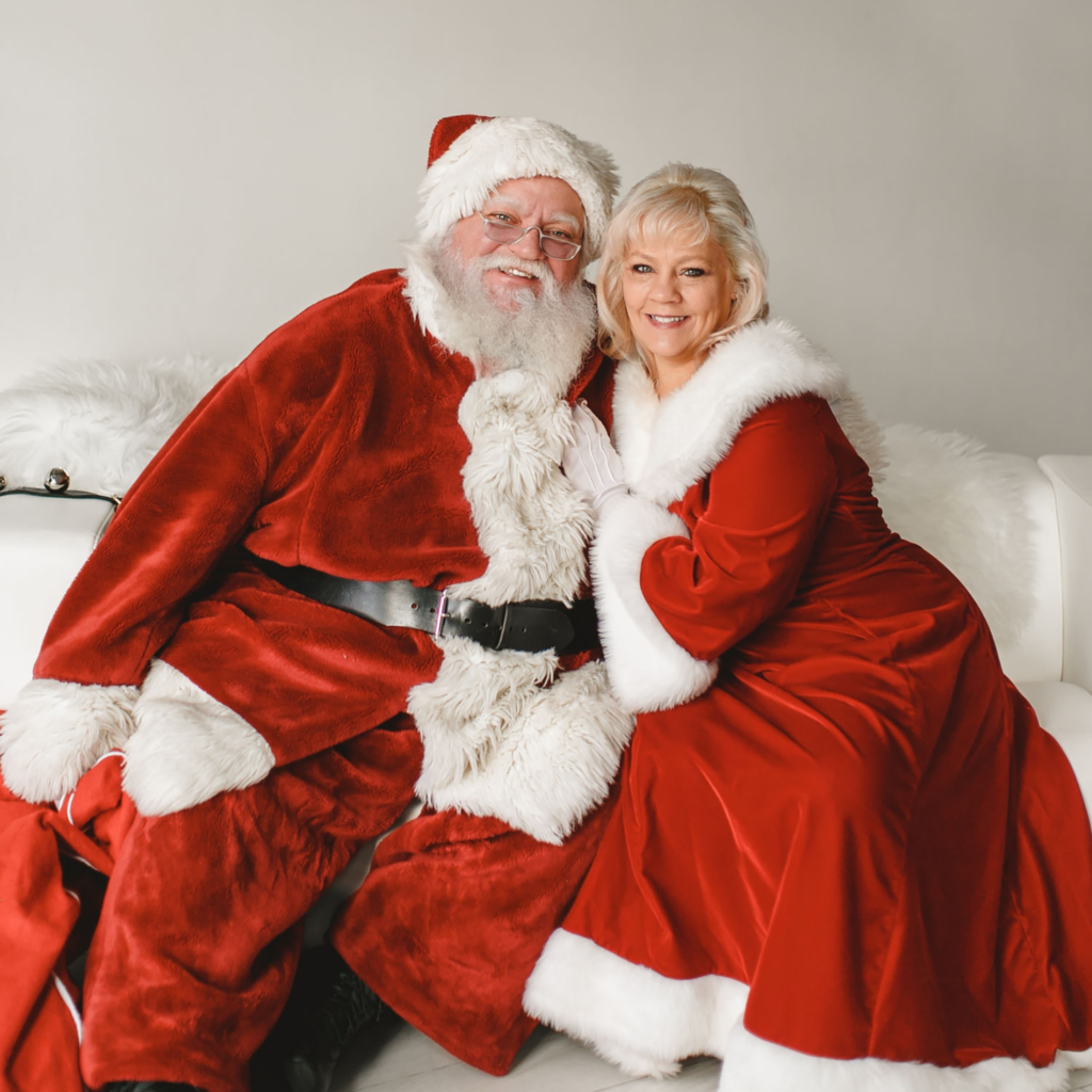 Image of Santa and Mrs. Claus.